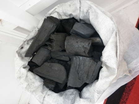 Качественный древесный уголь дает возможность приготовить шашлык быстро