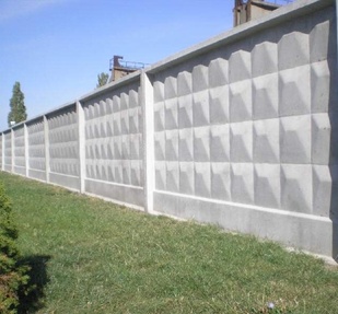 Как быстро и качественно отремонтировать бетонный забор на даче?